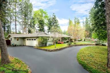 Main picture of 11116 Crescent Dr
