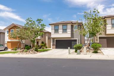Main picture of 3157 E Halo Ln