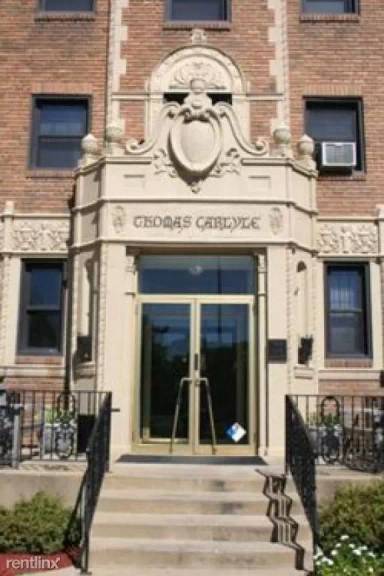 Main picture of 700 Ward Pkwy