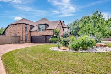 Main picture of 501 Preston Ct