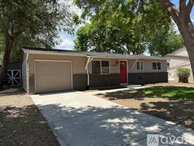 Main picture of 1680 Luna Dr