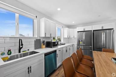 Main picture of 1171 W 37th Pl