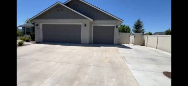 Main picture of 16863 N Middlefield Way
