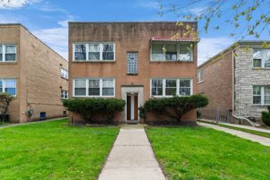 Main picture of 2823 W Balmoral Ave
