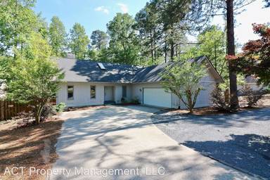 Main picture of 980 Monticello Dr