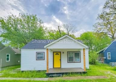 Main picture of 700 N Moore Rd