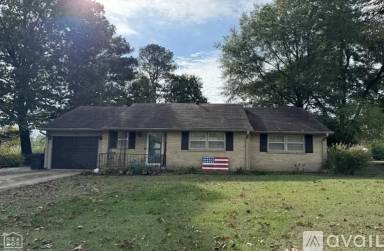 Main picture of 725 Locust Dr