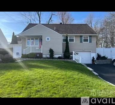 Main picture of 2 Wall St