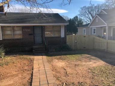 Main picture of 1229 Effingham Rd