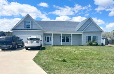 Main picture of 120 Laurel Woods Way
