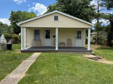 Main picture of 405 Elm St