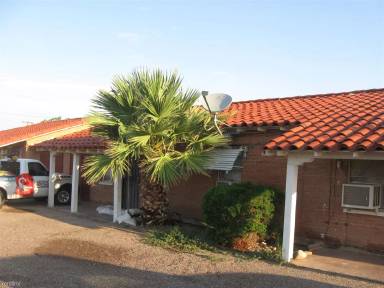 Main picture of 301 N Sunshine Blvd