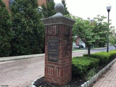 Main picture of 4 Rutgers Dr