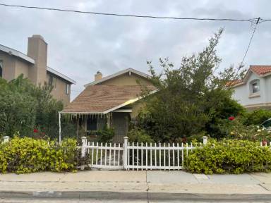 Main picture of 2703 Gates Ave
