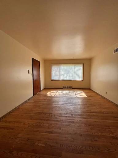 Main picture of 5455 N 83rd St