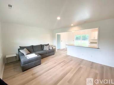Main picture of 5425 Oakcrest Rd