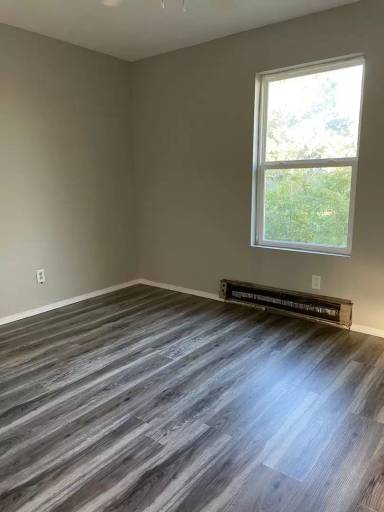 Main picture of 401 W Evergreen St