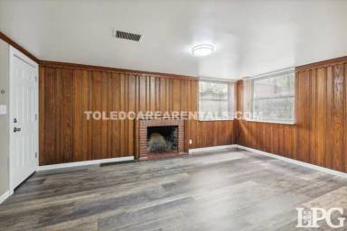 Main picture of 2140 Wyndhurst Rd