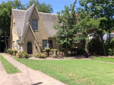 Main picture of 405 E 32nd St