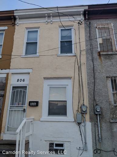 Main picture of 806 Line St