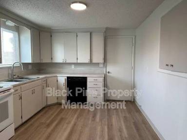 Main picture of 137 Davis Ave