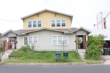 Main picture of 718 Kinney St