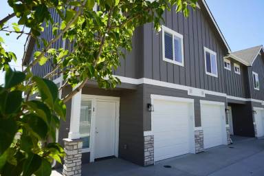 Main picture of 431 N 2nd Ave N