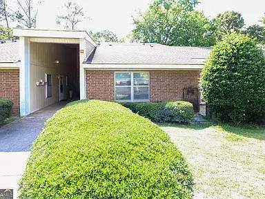 Main picture of 102 Westcliff Center St