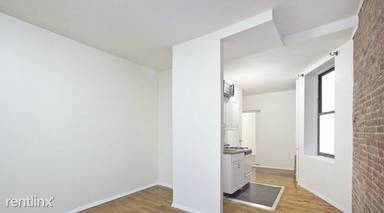 Main picture of 412 W 49th St