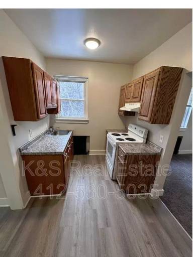 Main picture of 443 Library St