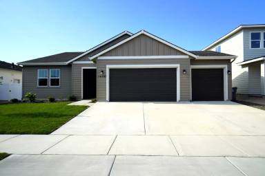 Main picture of 14561 Pine Knoll St