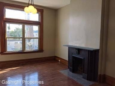 Main picture of 10 E 16th St