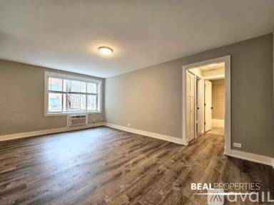 Main picture of 532 W Surf St