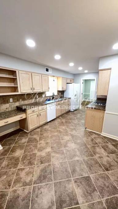 Main picture of 7253 Stamford Dr