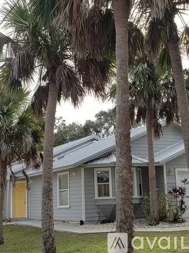 Main picture of 2221 S Flagler Ave