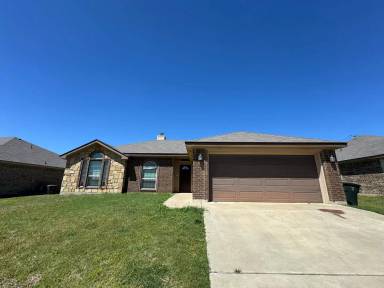 Main picture of 6111 New Castle Dr