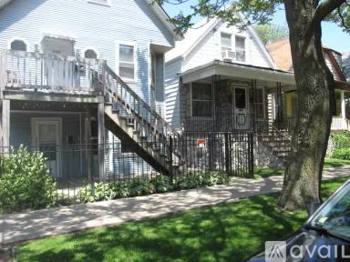 Main picture of 2332 W Eastwood Ave