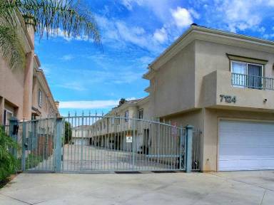 Main picture of 7124 Farralone Ave