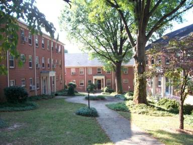 Main picture of 803 W End Blvd