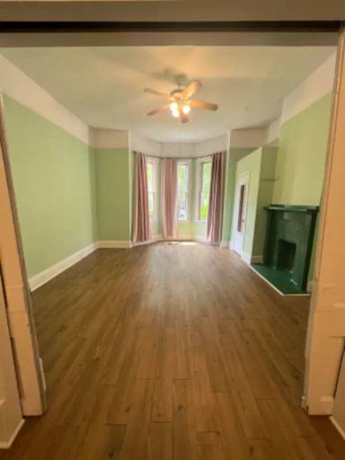 Main picture of 310 W Hall St