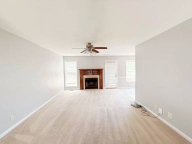 Main picture of 2621 Green Briar Dr