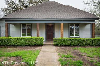 Main picture of 409 W 4th St