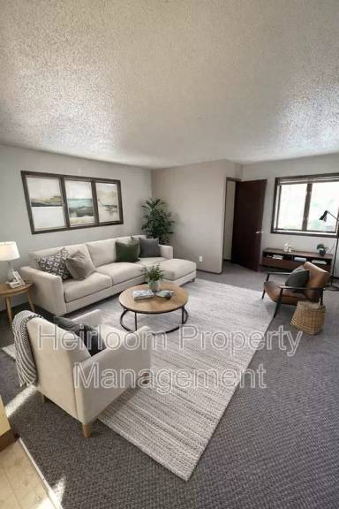 Main picture of 102 10th St