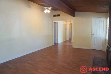 Main picture of 2820 Saint Marys St