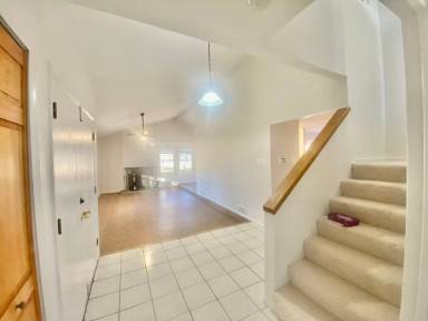 Main picture of 120 S Fox Rd