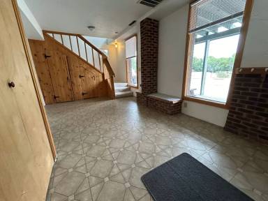 Main picture of 3737 Village Dr