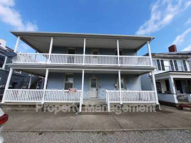 Main picture of 112 E Walnut St