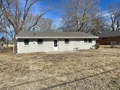 Main picture of 2425 Himes Rd