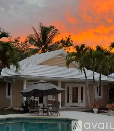 Main picture of 470 SE Saint Lucie Blvd
