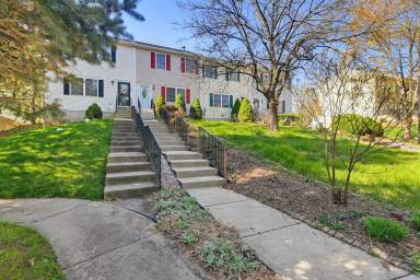 Main picture of 206 N Towne Ct